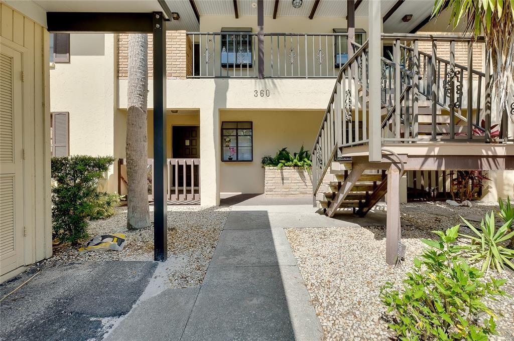 For Sale: $199,900 (2 beds, 2 baths, 1155 Square Feet)