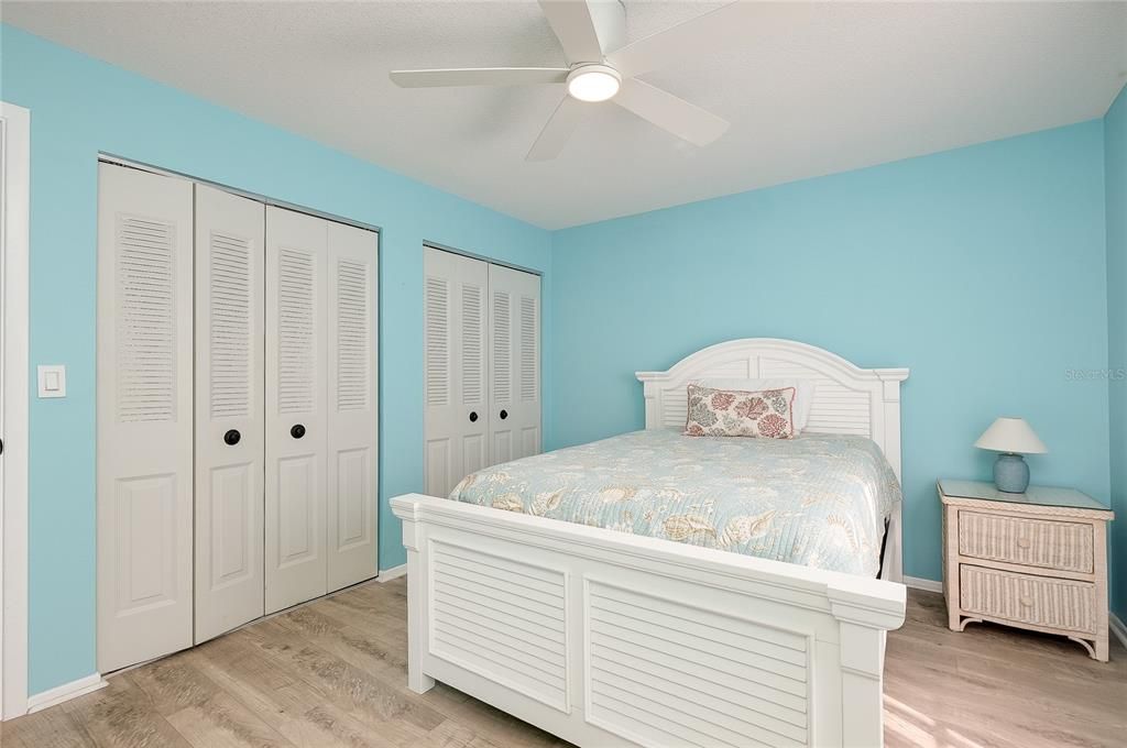 For Sale: $199,900 (2 beds, 2 baths, 1155 Square Feet)