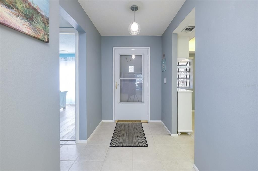 For Sale: $199,900 (2 beds, 2 baths, 1155 Square Feet)