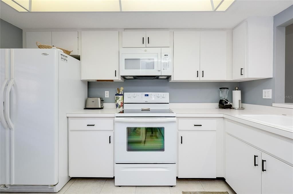For Sale: $199,900 (2 beds, 2 baths, 1155 Square Feet)