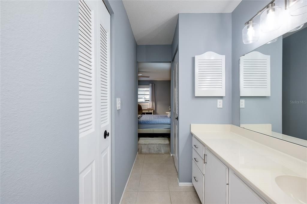 For Sale: $199,900 (2 beds, 2 baths, 1155 Square Feet)