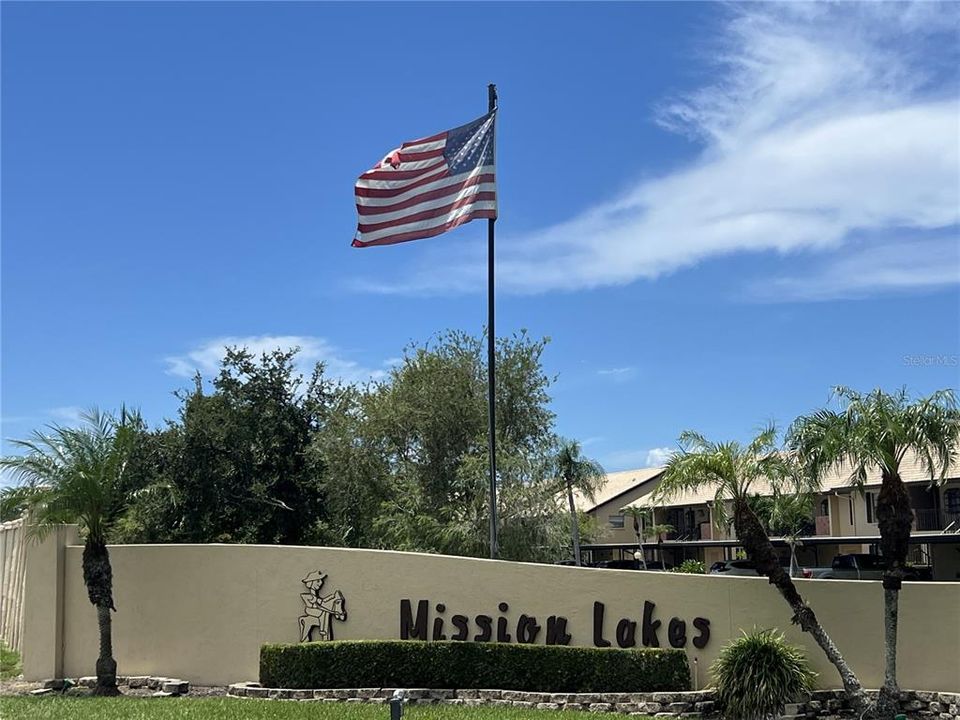 For Sale: $199,900 (2 beds, 2 baths, 1155 Square Feet)