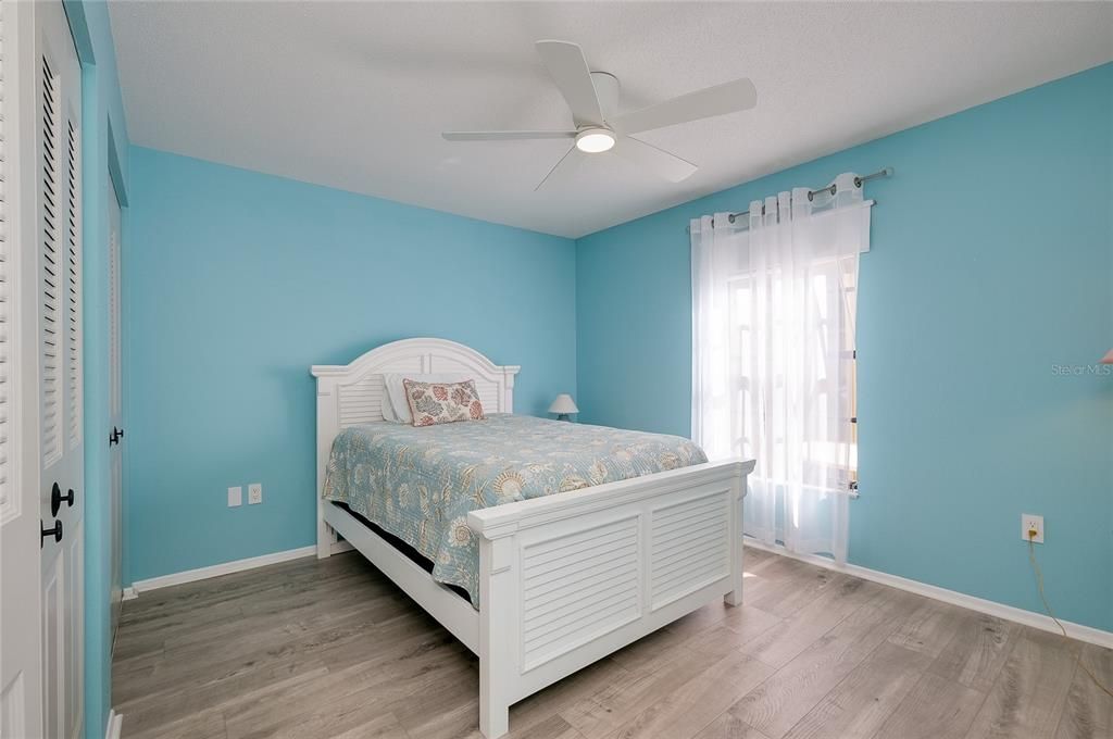 For Sale: $199,900 (2 beds, 2 baths, 1155 Square Feet)