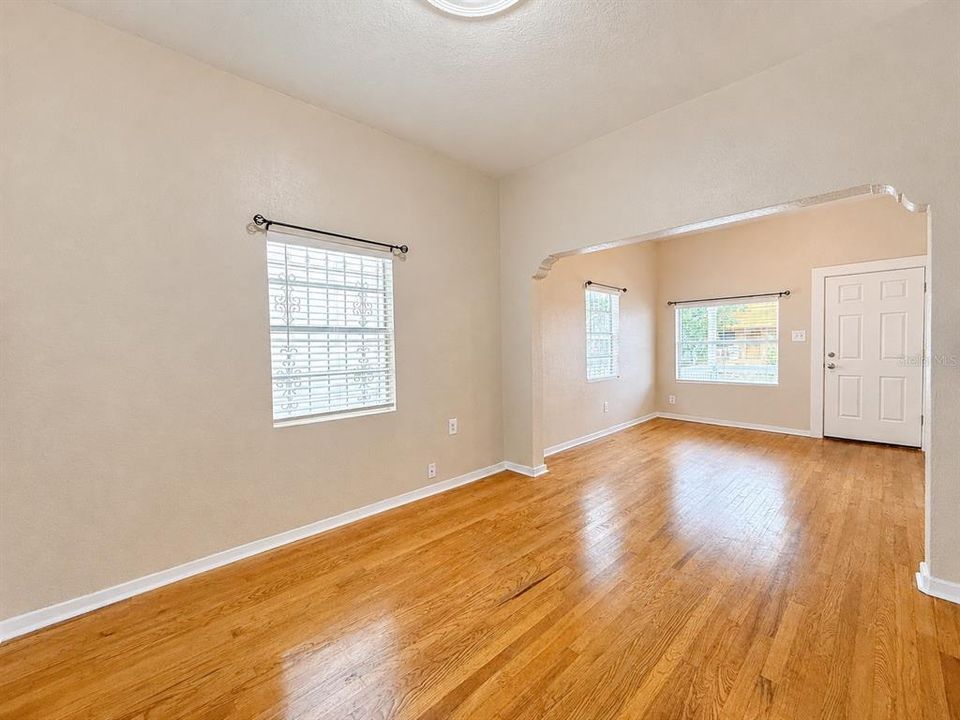В аренду: $2,600 (2 спален, 2 ванн, 972 Квадратных фут)