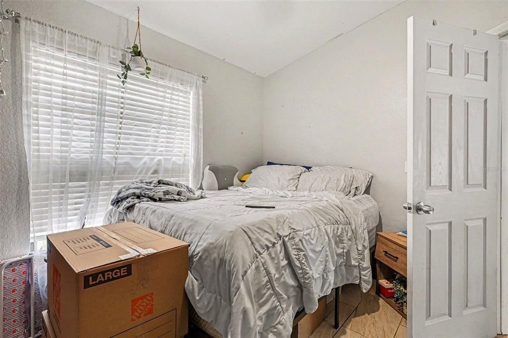 For Sale: $286,000 (3 beds, 2 baths, 1337 Square Feet)