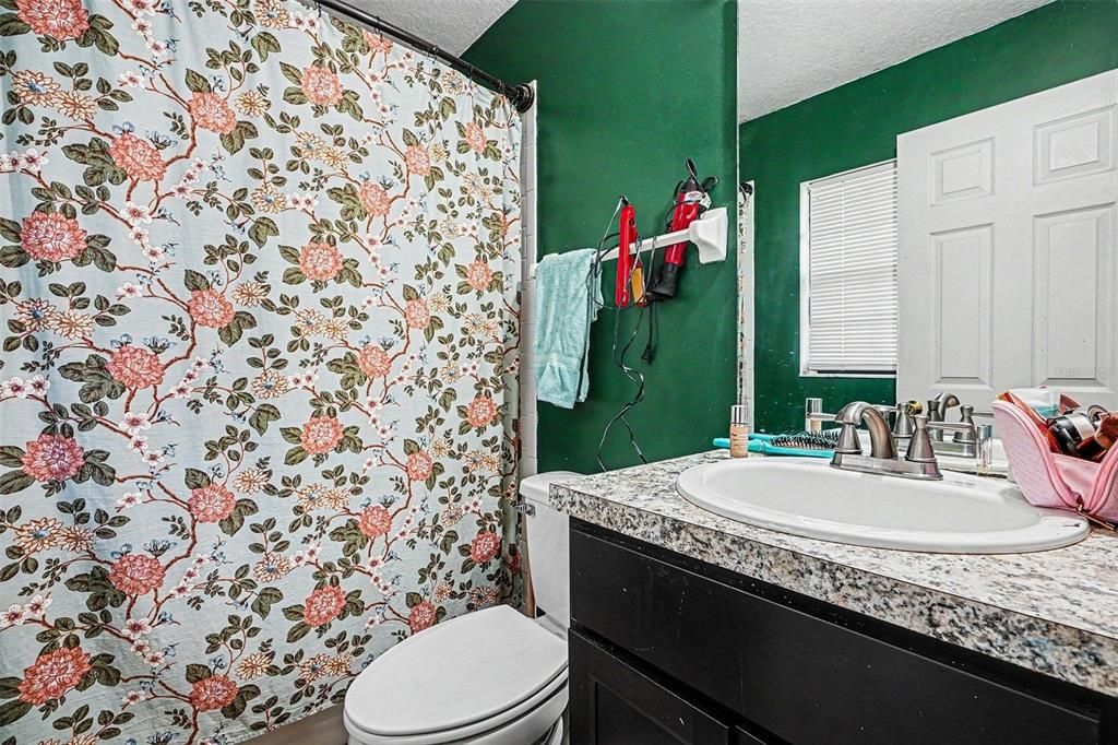For Sale: $286,000 (3 beds, 2 baths, 1337 Square Feet)