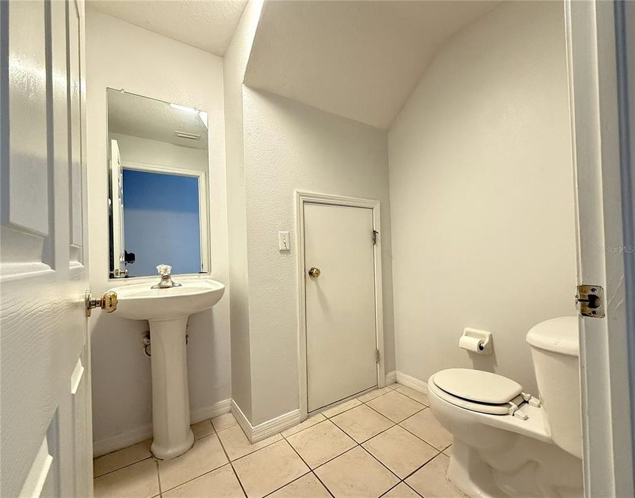 For Rent: $2,000 (2 beds, 2 baths, 1560 Square Feet)