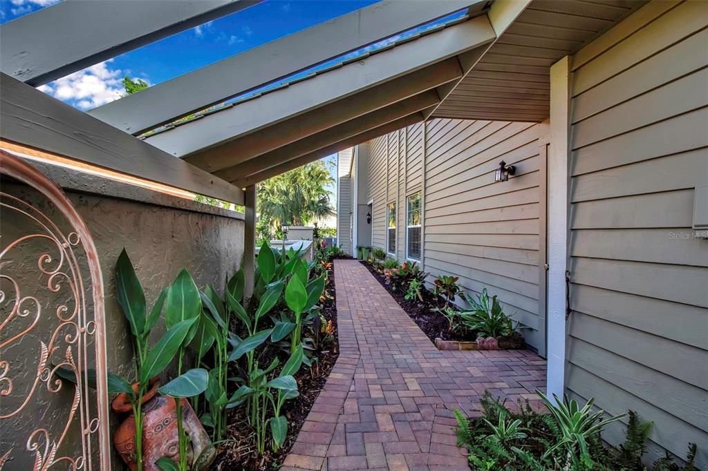 For Sale: $399,900 (3 beds, 2 baths, 1885 Square Feet)