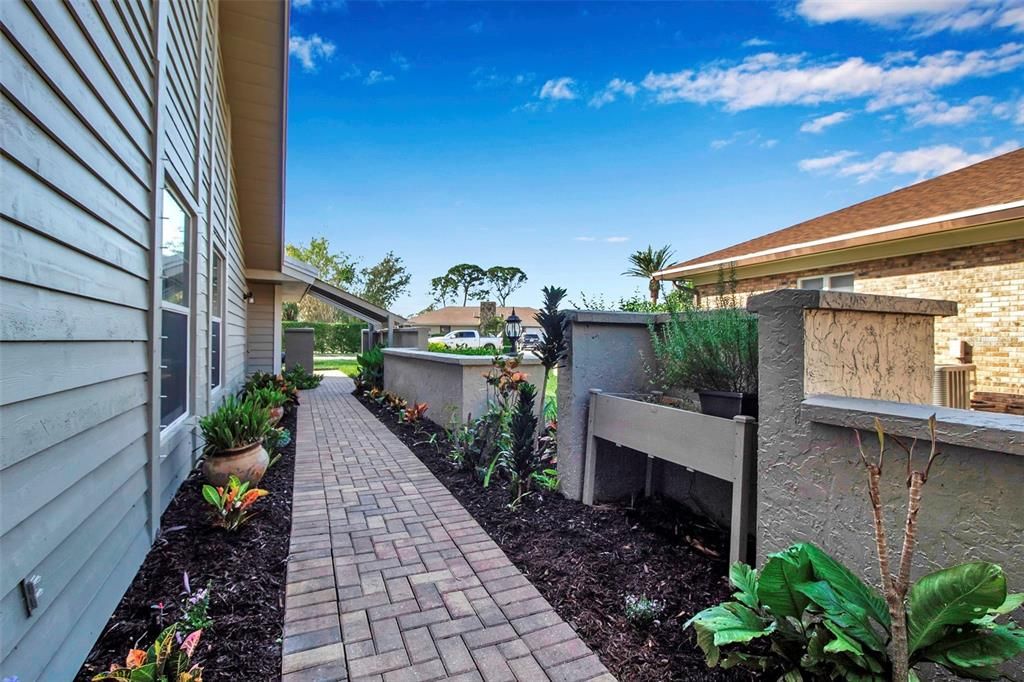 For Sale: $399,900 (3 beds, 2 baths, 1885 Square Feet)