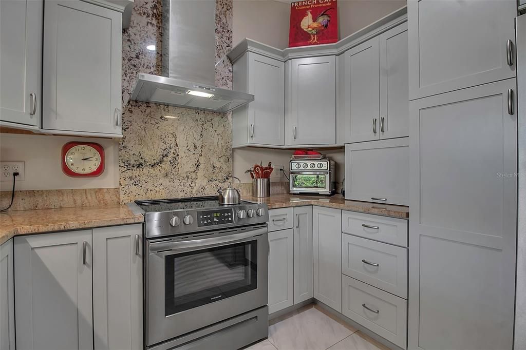 For Sale: $399,900 (3 beds, 2 baths, 1885 Square Feet)