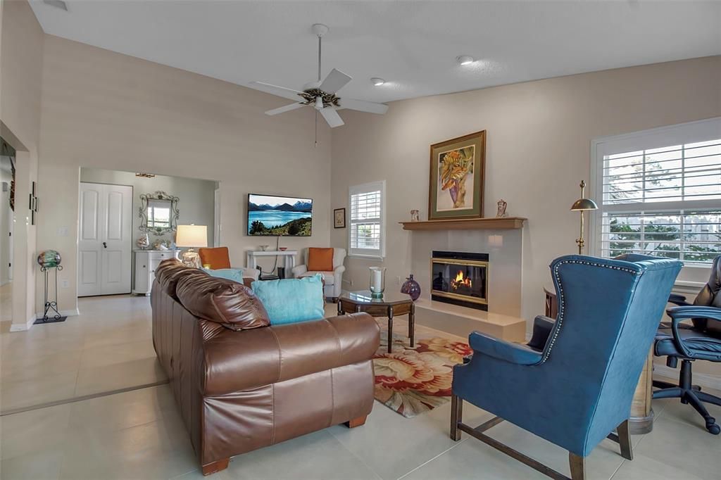 For Sale: $399,900 (3 beds, 2 baths, 1885 Square Feet)