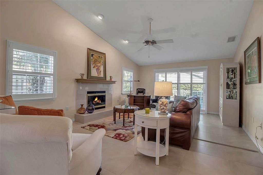 For Sale: $399,900 (3 beds, 2 baths, 1885 Square Feet)