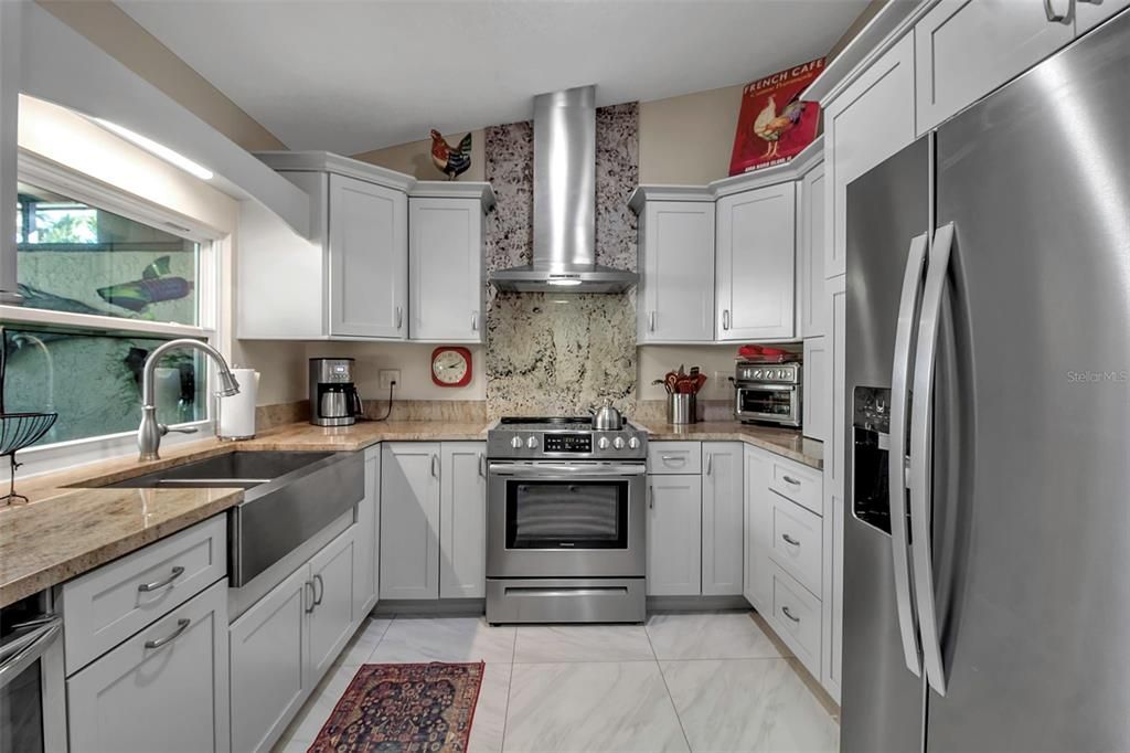 For Sale: $399,900 (3 beds, 2 baths, 1885 Square Feet)