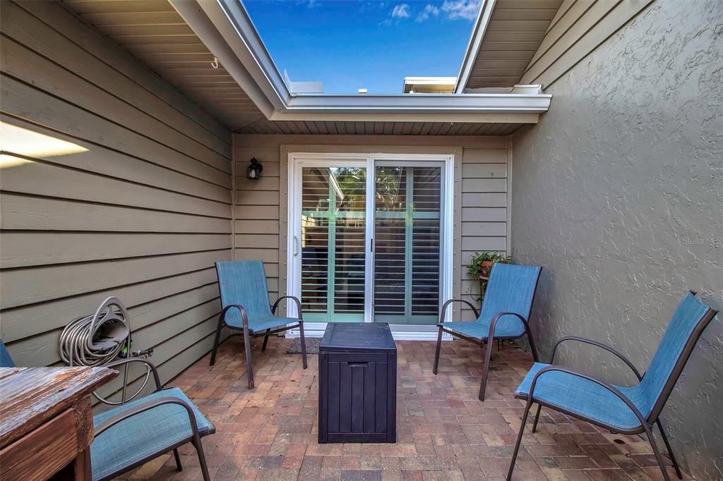 For Sale: $399,900 (3 beds, 2 baths, 1885 Square Feet)