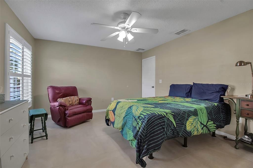 For Sale: $399,900 (3 beds, 2 baths, 1885 Square Feet)