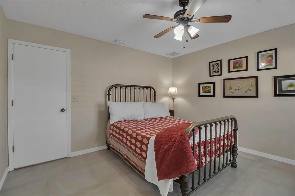 For Sale: $399,900 (3 beds, 2 baths, 1885 Square Feet)