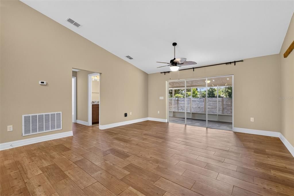 For Sale: $329,000 (4 beds, 2 baths, 1815 Square Feet)