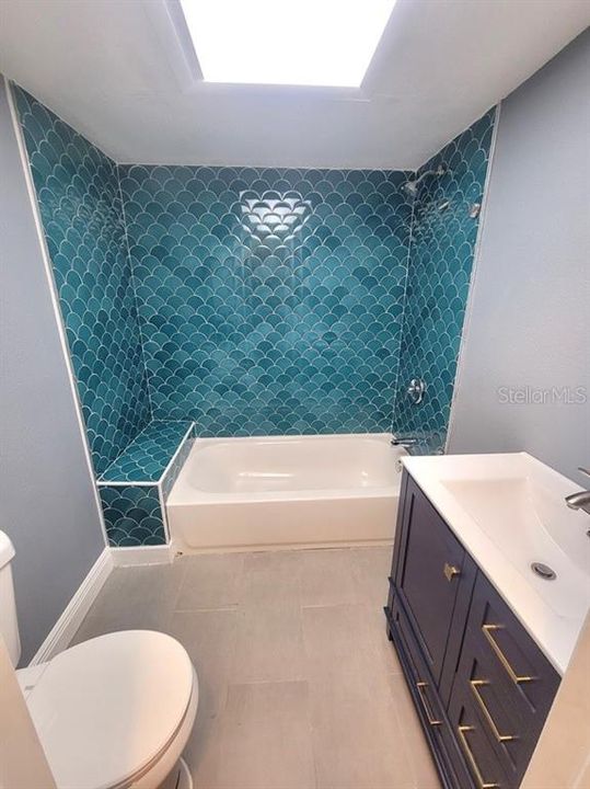 For Rent: $2,100 (2 beds, 1 baths, 864 Square Feet)
