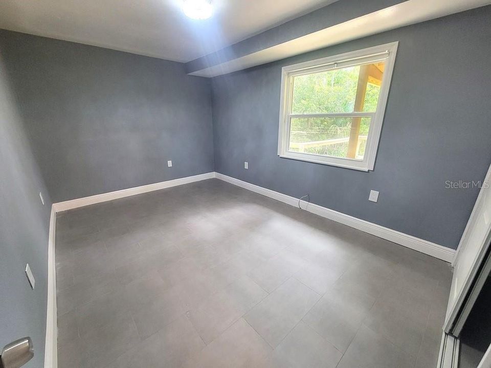 For Rent: $2,100 (2 beds, 1 baths, 864 Square Feet)