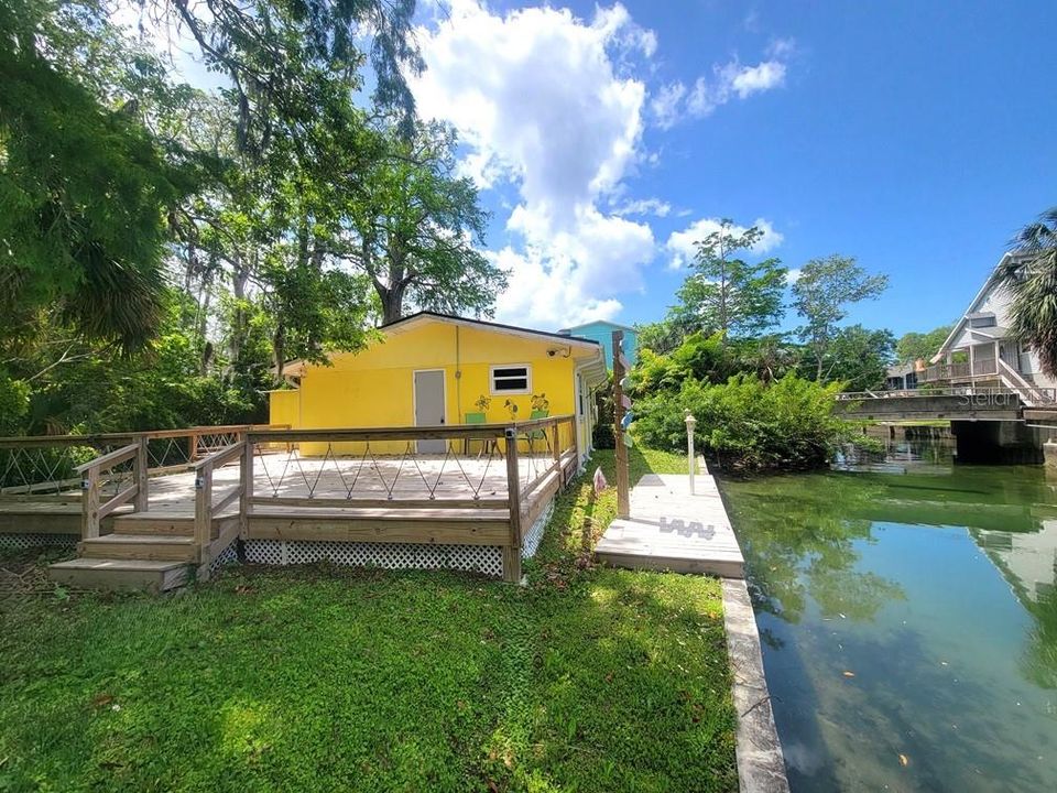For Rent: $2,100 (2 beds, 1 baths, 864 Square Feet)