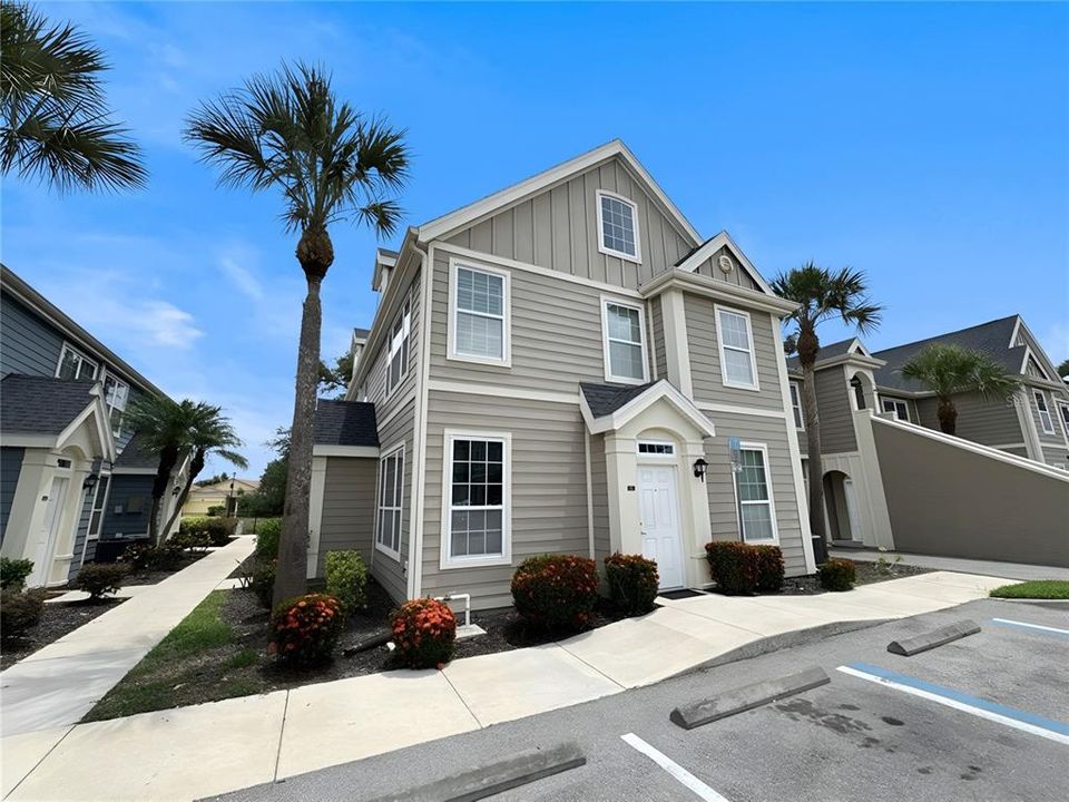 For Sale: $225,000 (2 beds, 2 baths, 1316 Square Feet)