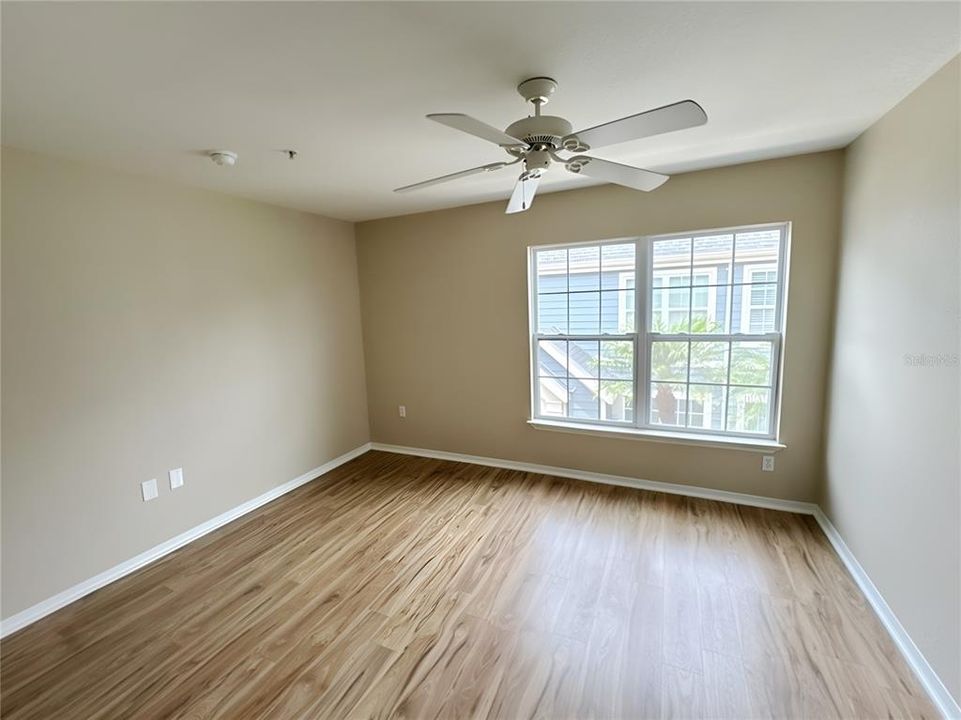 For Sale: $225,000 (2 beds, 2 baths, 1316 Square Feet)