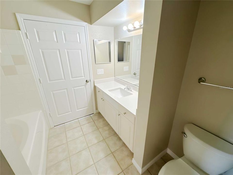 For Sale: $225,000 (2 beds, 2 baths, 1316 Square Feet)