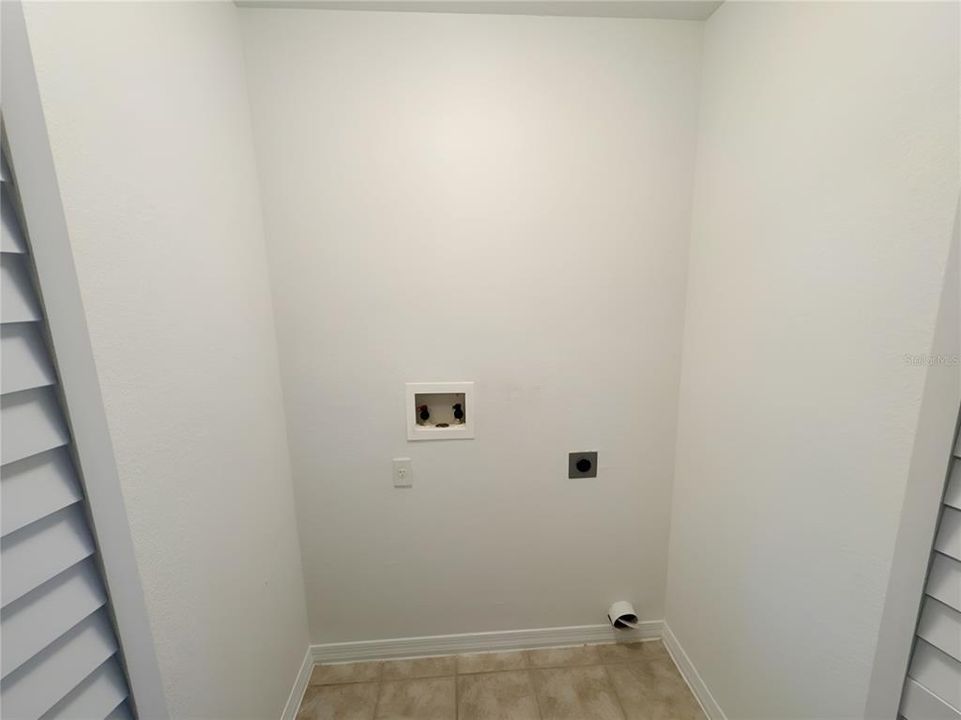 For Sale: $225,000 (2 beds, 2 baths, 1316 Square Feet)