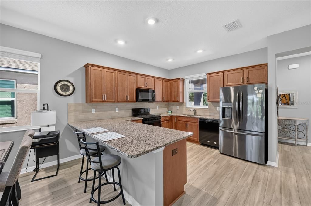 For Sale: $249,900 (2 beds, 2 baths, 1469 Square Feet)
