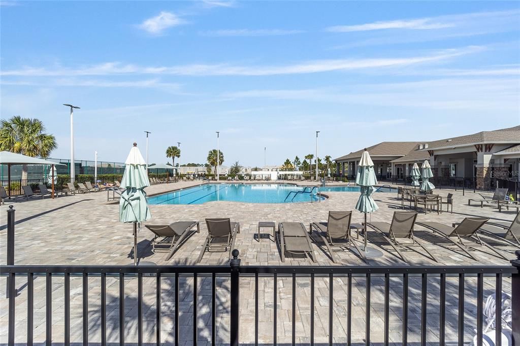 For Sale: $249,900 (2 beds, 2 baths, 1469 Square Feet)