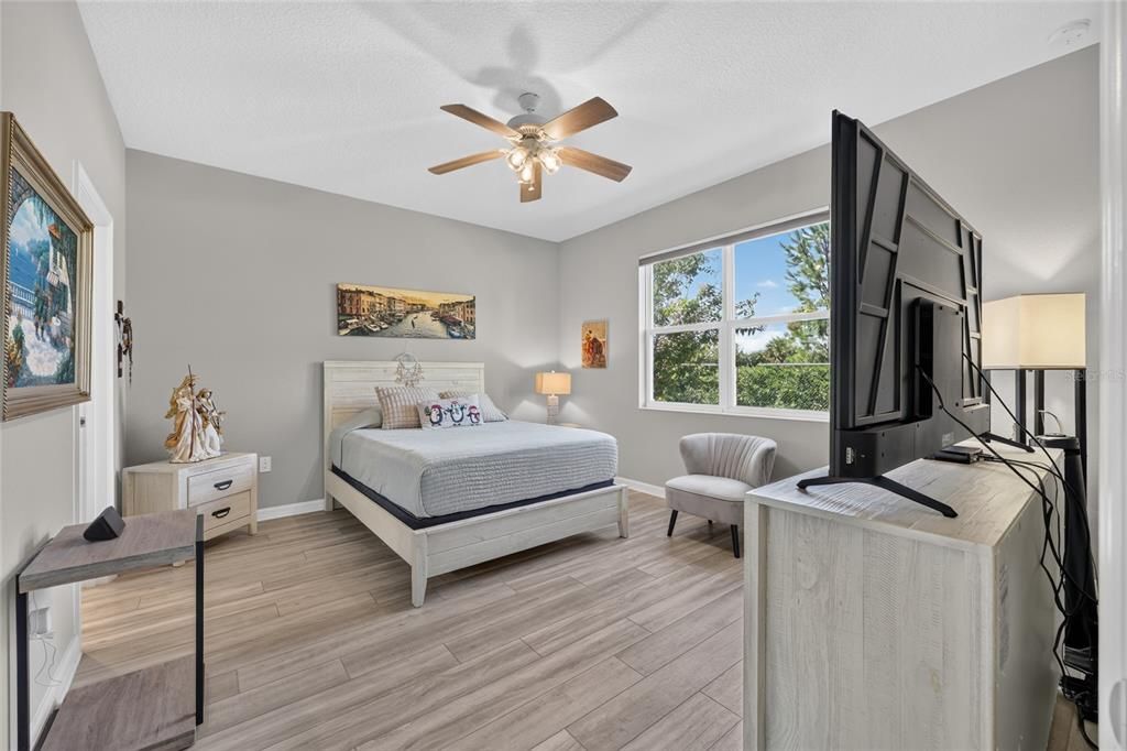 For Sale: $249,900 (2 beds, 2 baths, 1469 Square Feet)