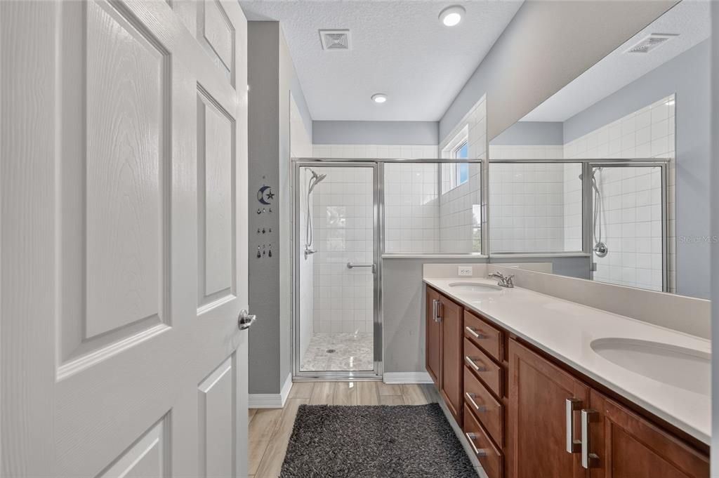 For Sale: $249,900 (2 beds, 2 baths, 1469 Square Feet)