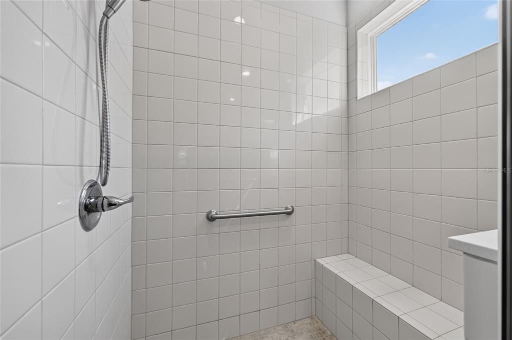 For Sale: $249,900 (2 beds, 2 baths, 1469 Square Feet)