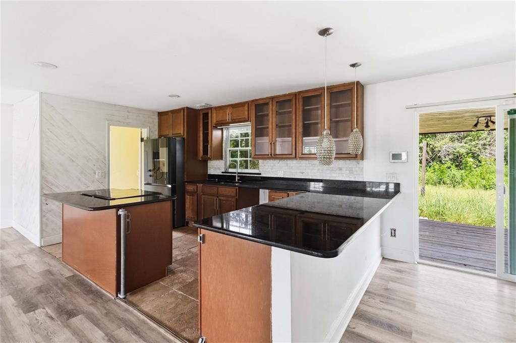 For Sale: $450,000 (3 beds, 1 baths, 2700 Square Feet)