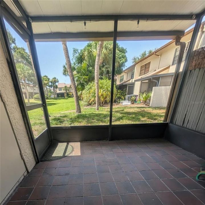 For Sale: $199,900 (2 beds, 1 baths, 1015 Square Feet)