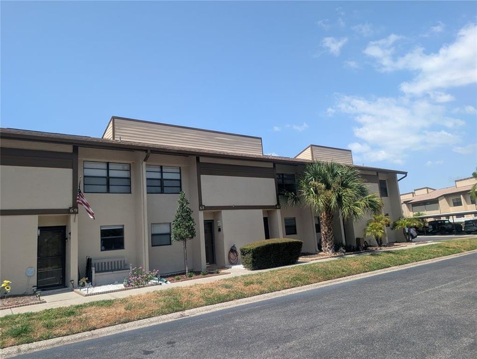 For Sale: $199,900 (2 beds, 1 baths, 1015 Square Feet)