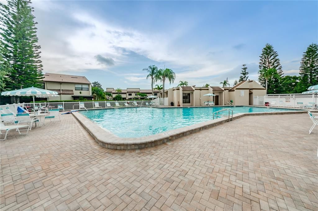 For Sale: $199,900 (2 beds, 1 baths, 1015 Square Feet)