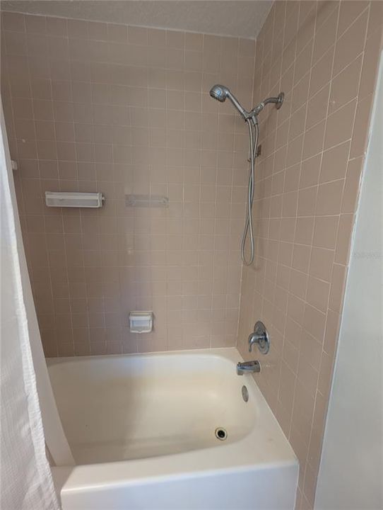 For Sale: $199,900 (2 beds, 1 baths, 1015 Square Feet)