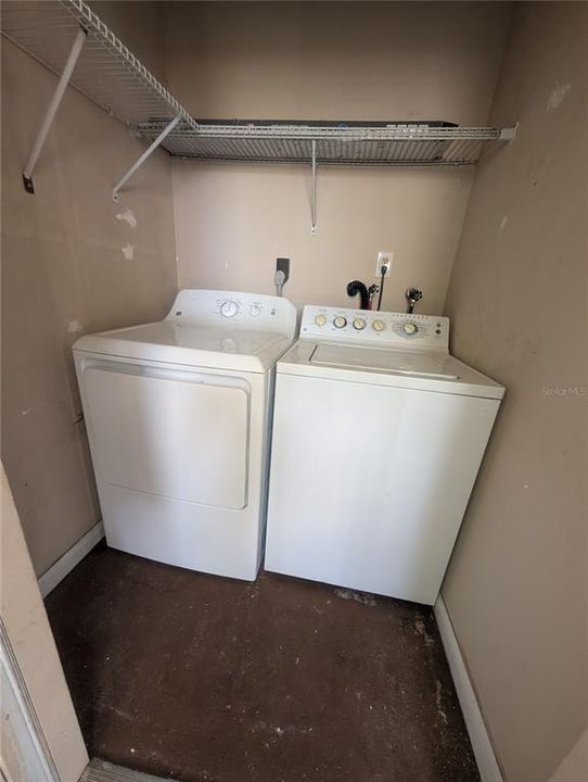 For Sale: $199,900 (2 beds, 1 baths, 1015 Square Feet)