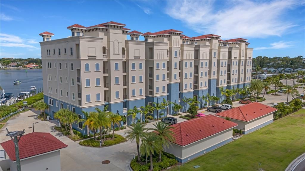 На продажу: $1,275,000 (3 спален, 2 ванн, 1802 Квадратных фут)