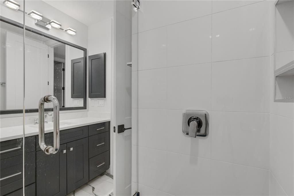 На продажу: $1,275,000 (3 спален, 2 ванн, 1802 Квадратных фут)