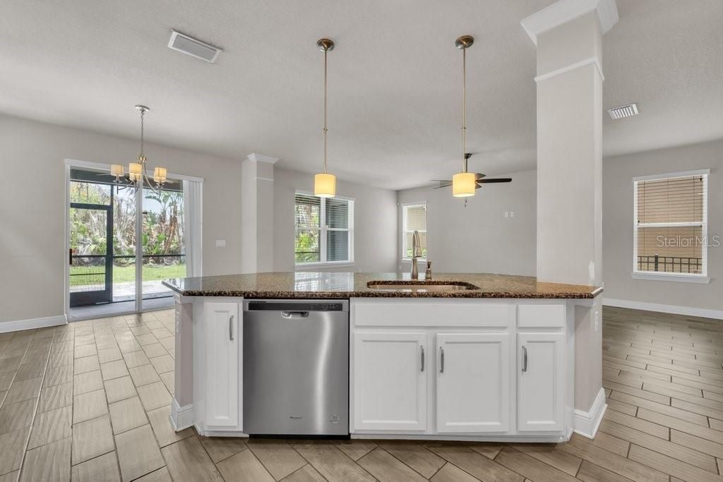 En Venta: $499,000 (4 camas, 3 baños, 2628 Pies cuadrados)