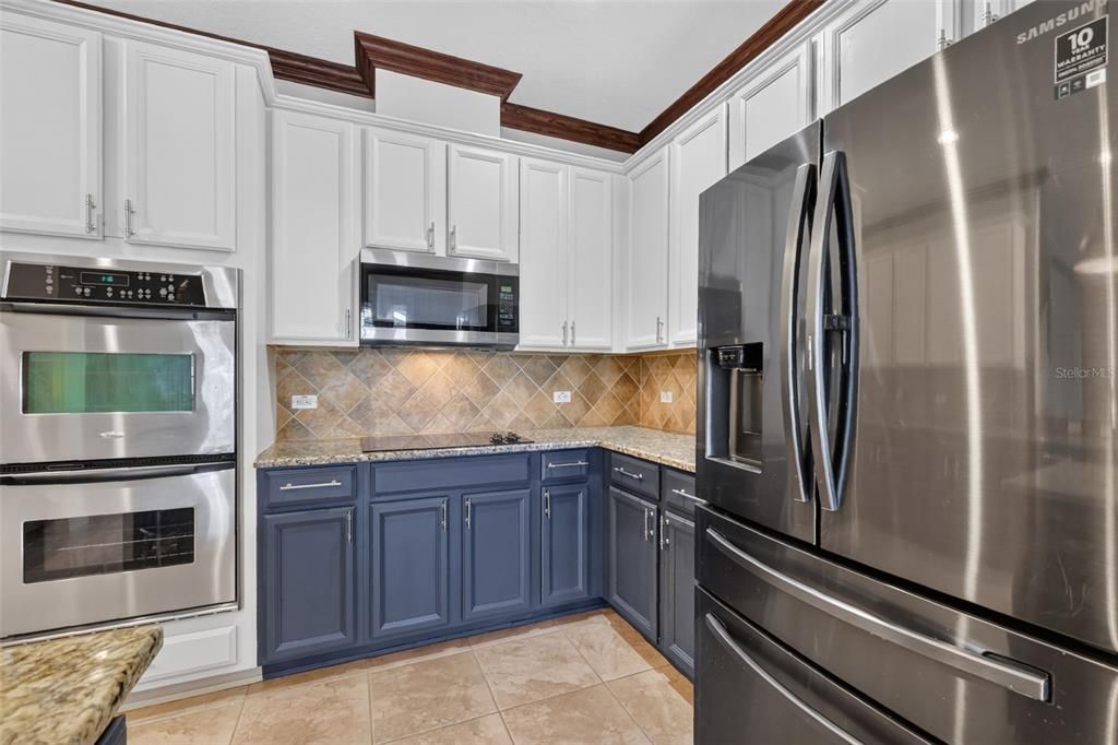For Sale: $599,900 (5 beds, 3 baths, 3320 Square Feet)