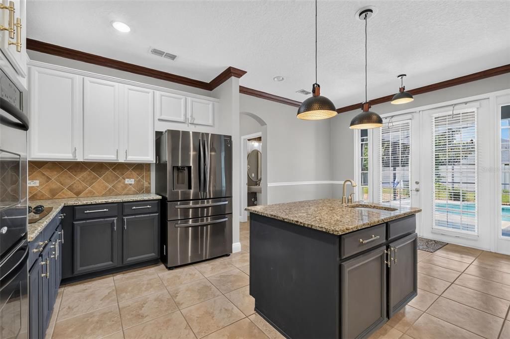 For Sale: $599,900 (5 beds, 3 baths, 3320 Square Feet)