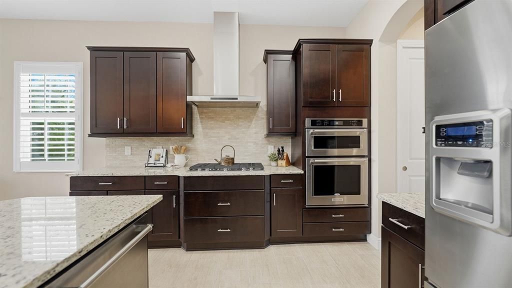 Activo con contrato: $875,000 (3 camas, 2 baños, 2228 Pies cuadrados)