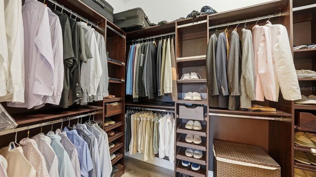 Activo con contrato: $875,000 (3 camas, 2 baños, 2228 Pies cuadrados)