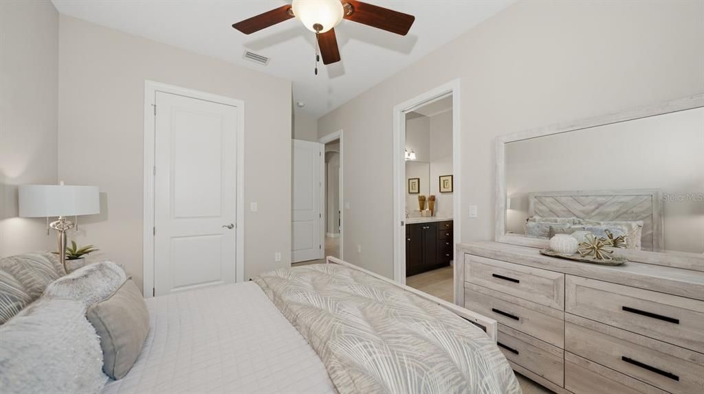 Activo con contrato: $875,000 (3 camas, 2 baños, 2228 Pies cuadrados)