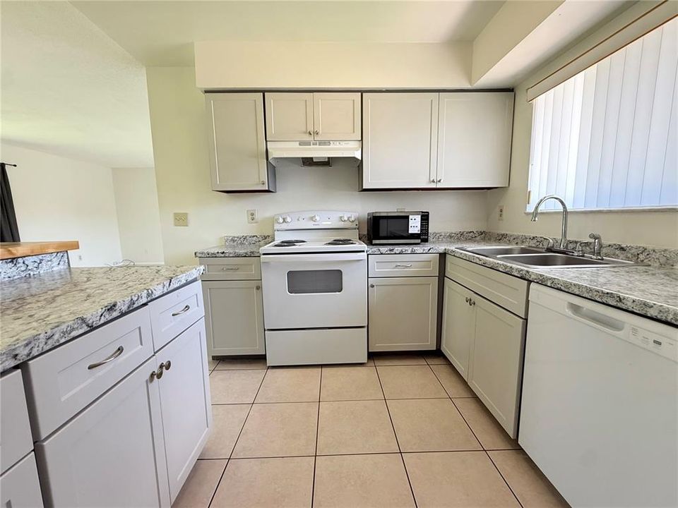 В аренду: $2,000 (2 спален, 2 ванн, 1254 Квадратных фут)