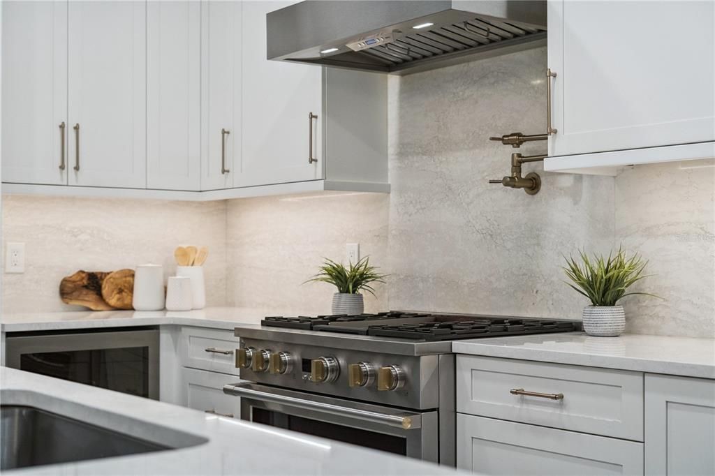 En Venta: $725,000 (4 camas, 3 baños, 2531 Pies cuadrados)