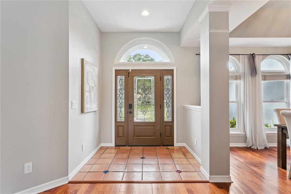 En Venta: $725,000 (4 camas, 3 baños, 2531 Pies cuadrados)